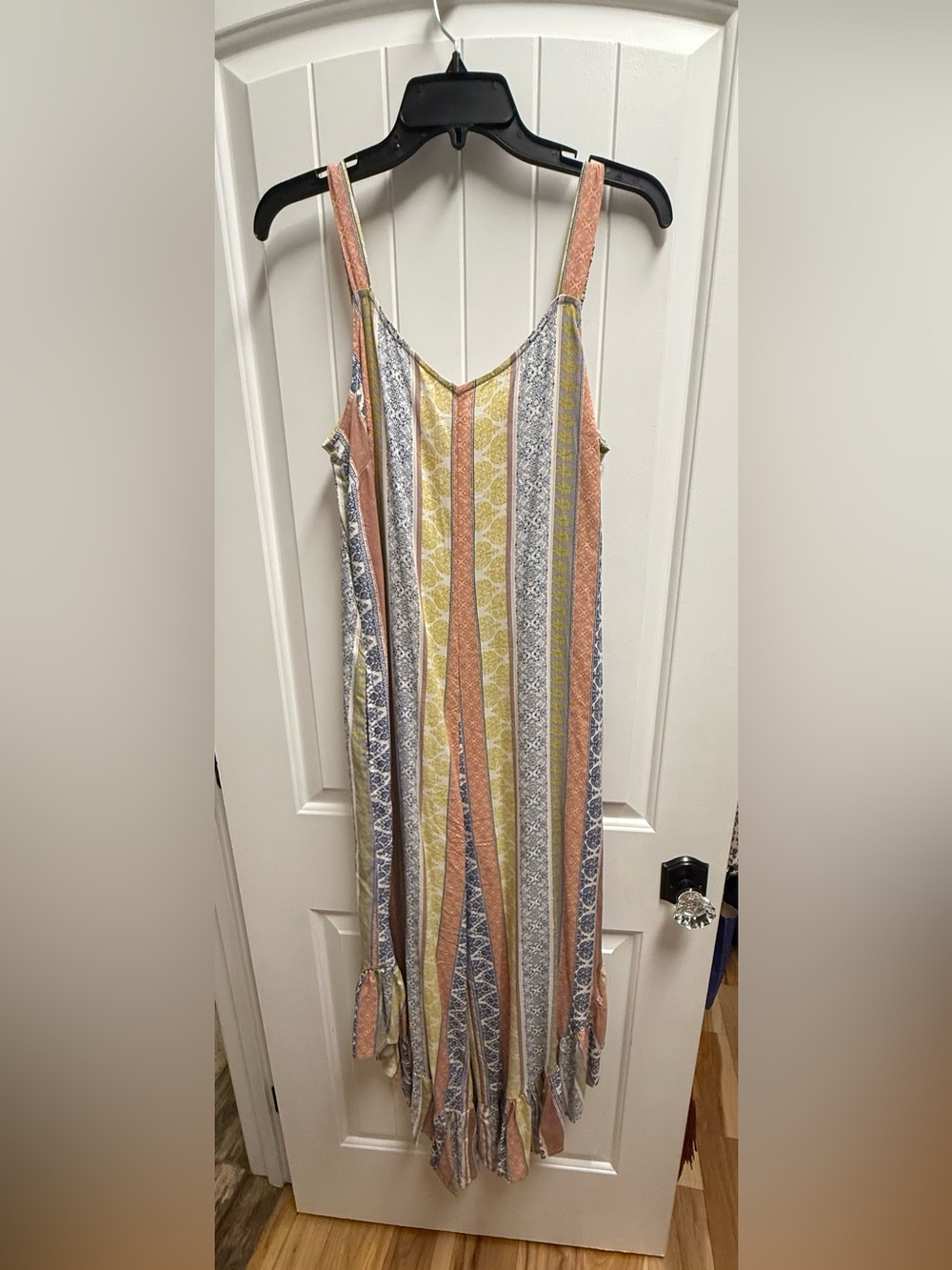 Jessica Simpson Boho Paisley Stripe Ruffle Hem romper Sleeveless Sz M 100% Rayon